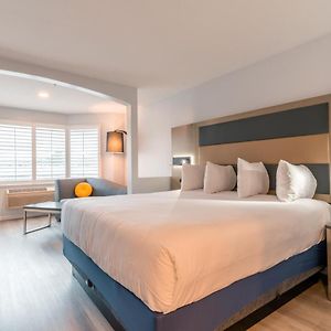 Zimmer mit Kingsize-Bett